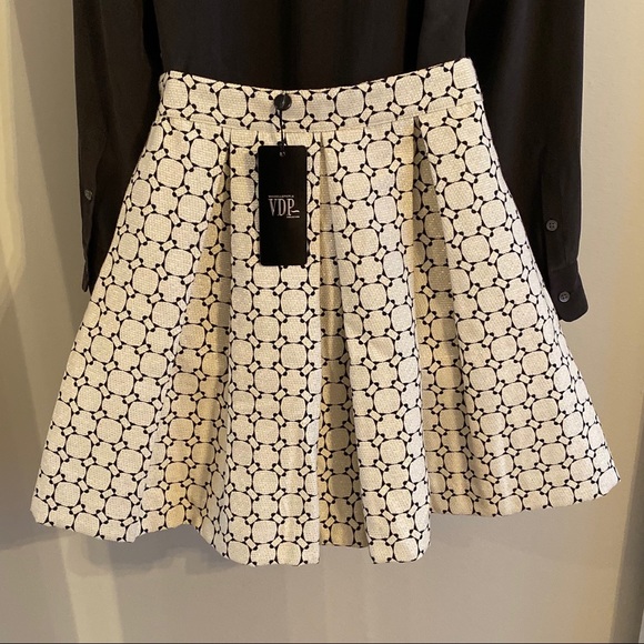 VDP SKIRT - Picture 2 of 7